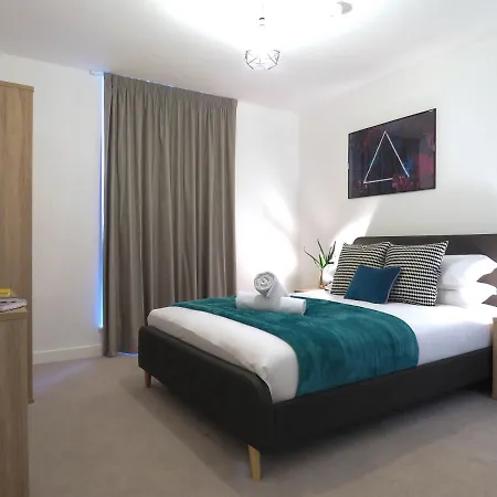 Tudors Esuites Grand Aparthotel